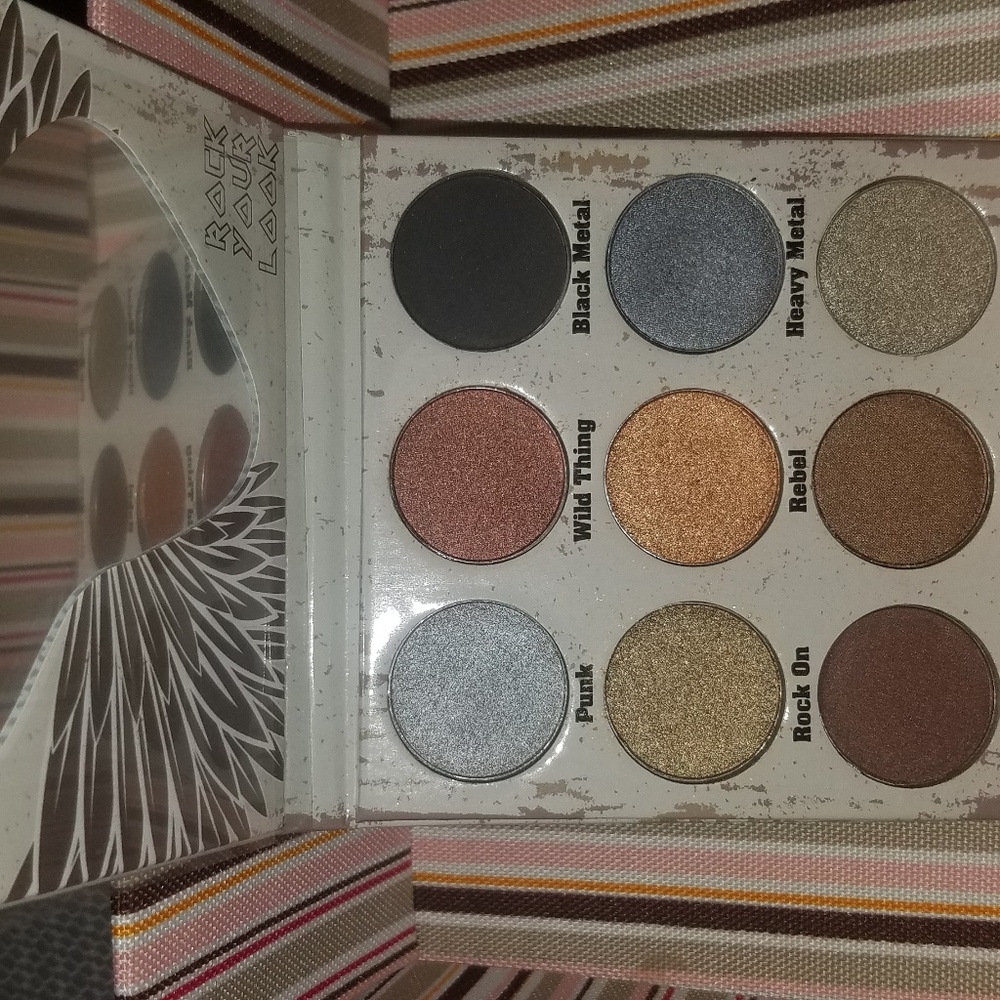 Crown eye shadow - Picture 2 of 2